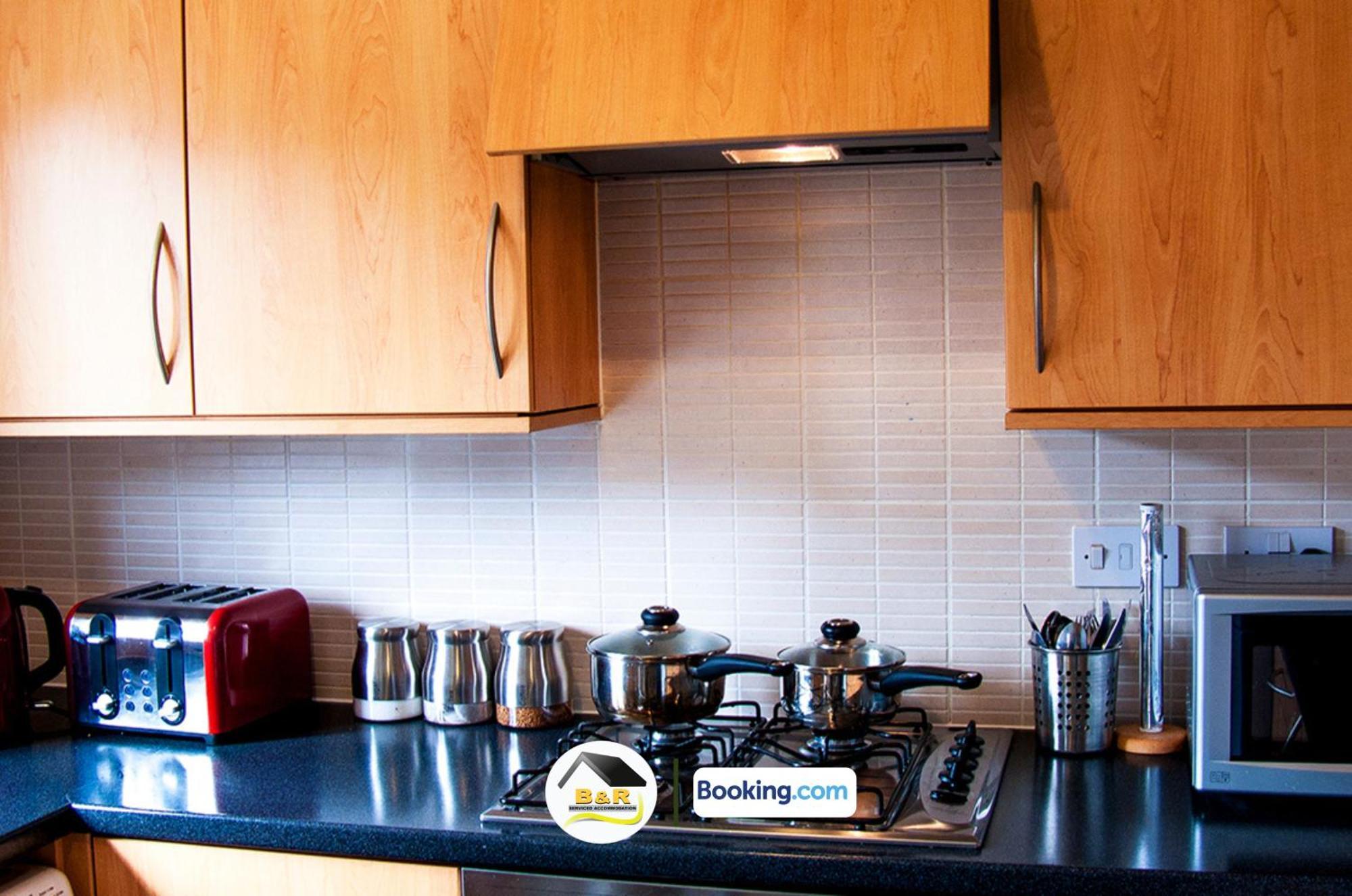3 Bedroom House By B And R Serviced Accommodation Amesbury With Super Fast Wi-Fi 145Mbps エクステリア 写真