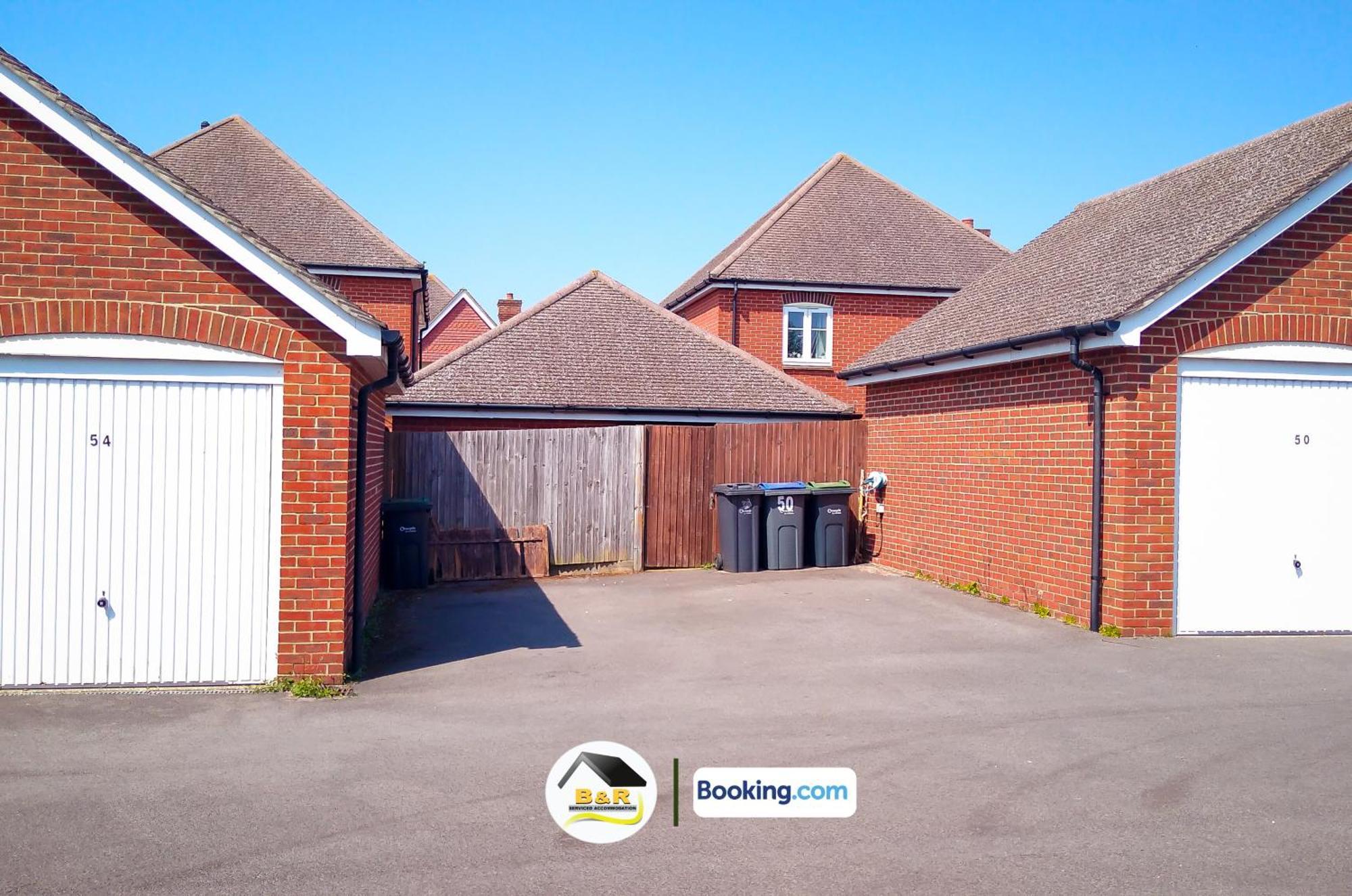 3 Bedroom House By B And R Serviced Accommodation Amesbury With Super Fast Wi-Fi 145Mbps エクステリア 写真