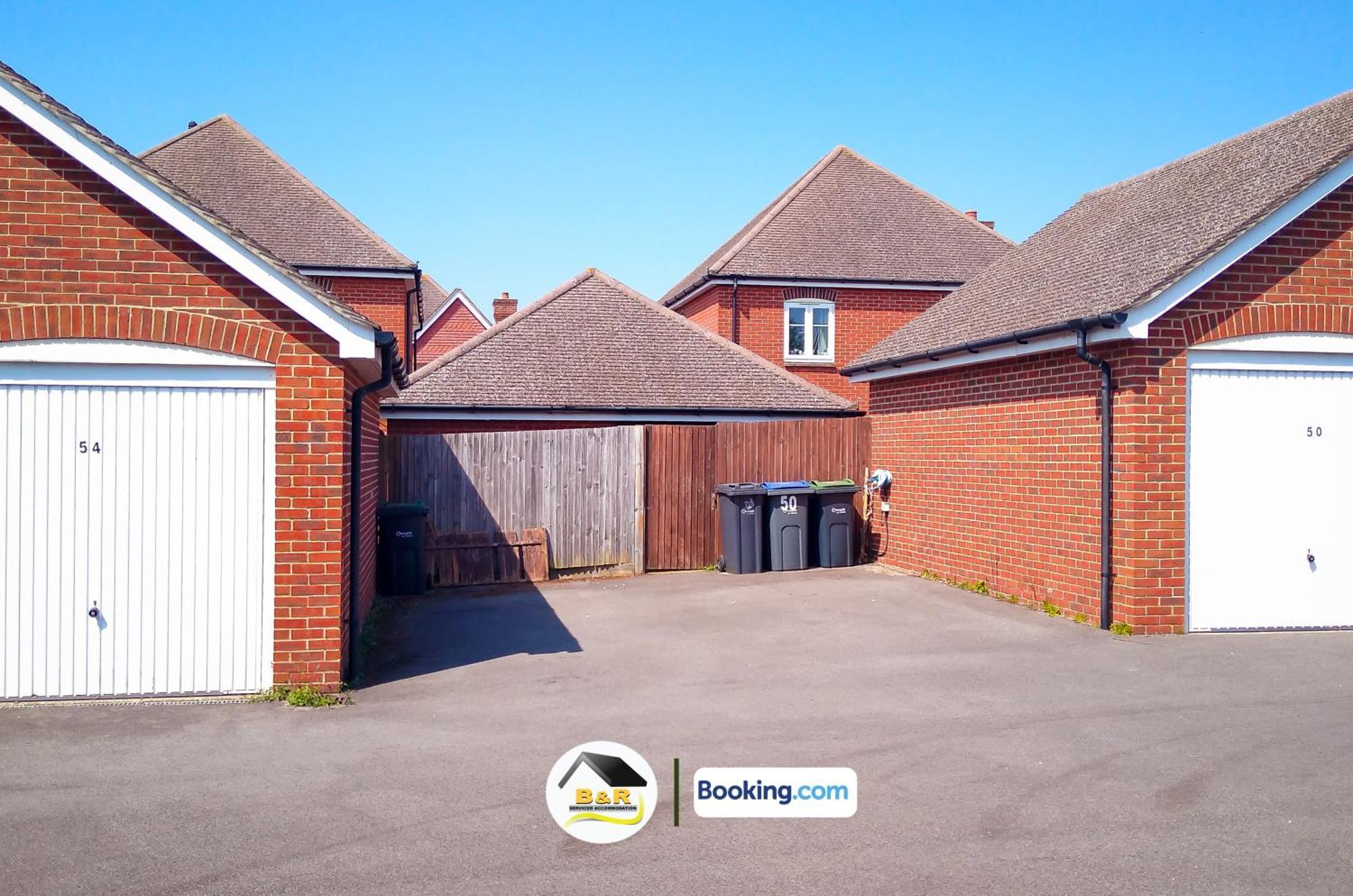 3 Bedroom House By B And R Serviced Accommodation Amesbury With Super Fast Wi-Fi 145Mbps エクステリア 写真