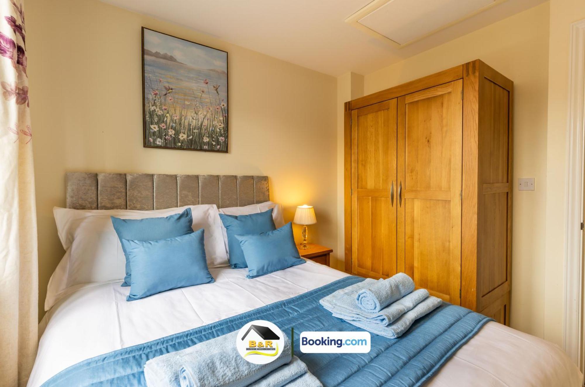 3 Bedroom House By B And R Serviced Accommodation Amesbury With Super Fast Wi-Fi 145Mbps エクステリア 写真