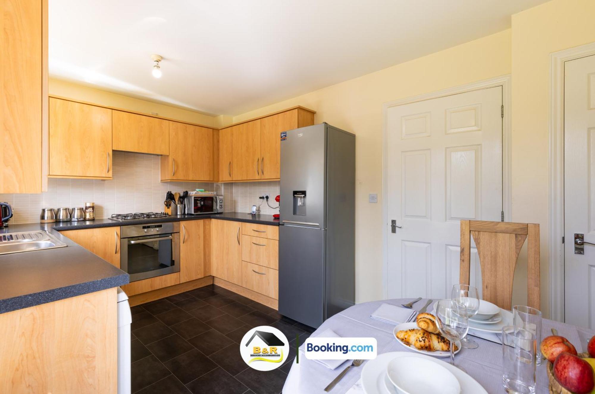 3 Bedroom House By B And R Serviced Accommodation Amesbury With Super Fast Wi-Fi 145Mbps エクステリア 写真