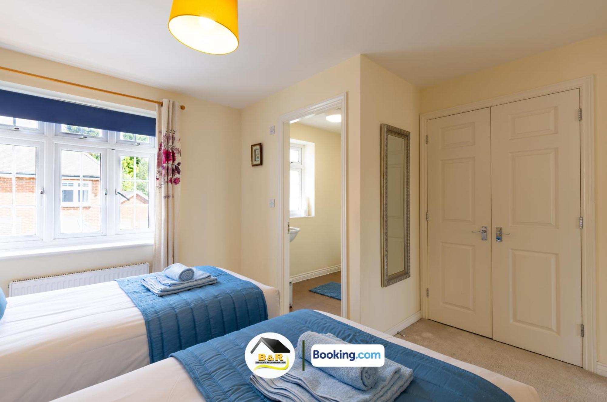 3 Bedroom House By B And R Serviced Accommodation Amesbury With Super Fast Wi-Fi 145Mbps エクステリア 写真
